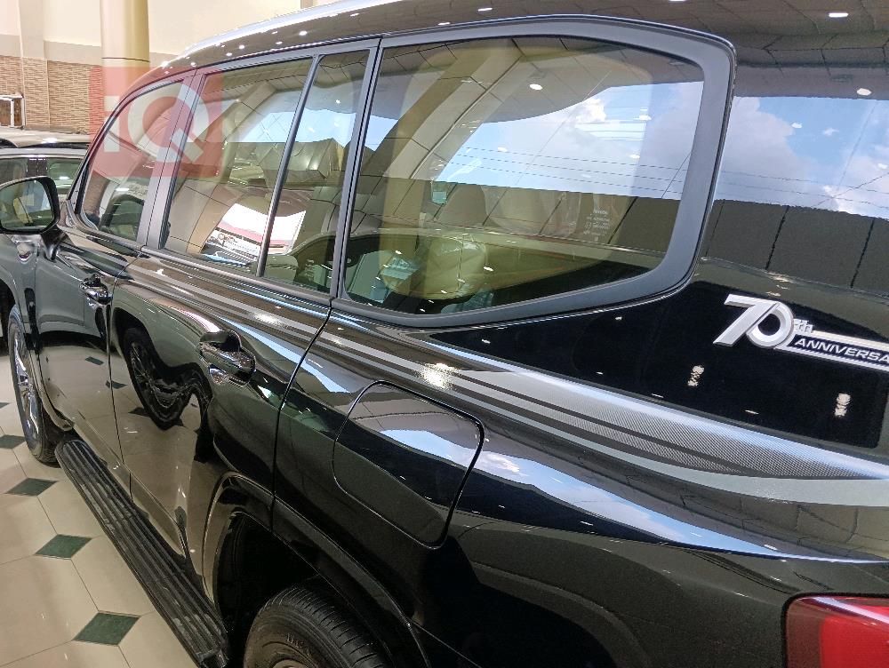 تۆیۆتا لاند کروزەر